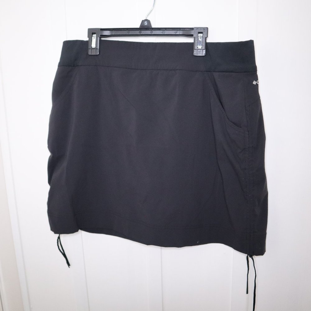 Columbia Black Skort Size Large